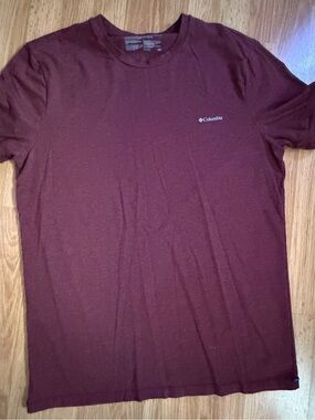 Columbia Men's Burgundy Short-Sleeve Crew Tee